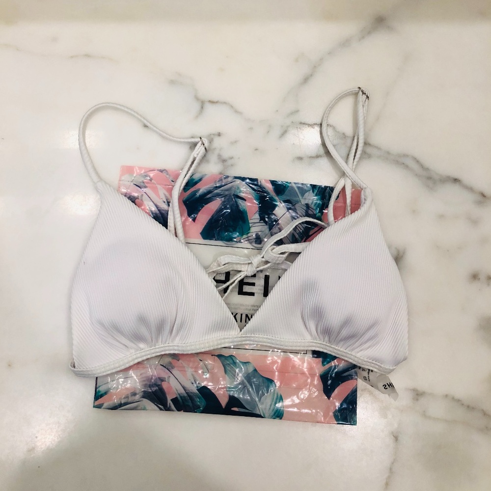 white ribbed triangle bikini top!